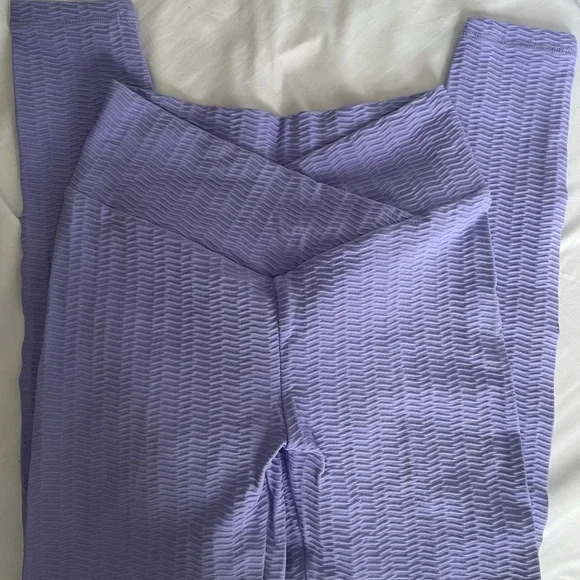 PCHEEBUM SCRUNCH LILAC LEGGING SIZE M - Picture 3 of 3